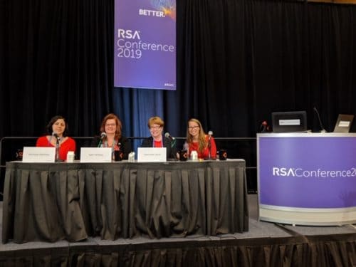 RSAカンファレンスに登壇する筆者を含む女性4名の写真