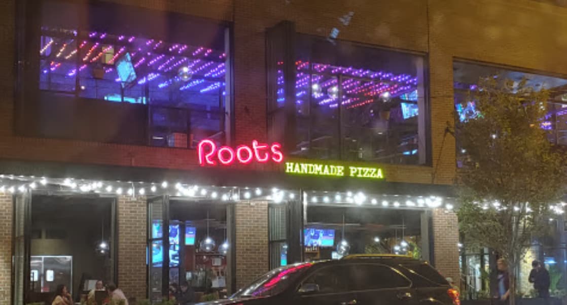 Image of the Roots Handmade Pizza - South Loop Chicago restaurant location.